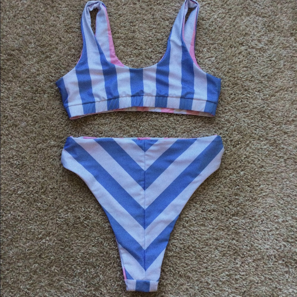 π₯π₯HOST PICπ₯π₯Reversible Bikini - Picture 1 of 16
